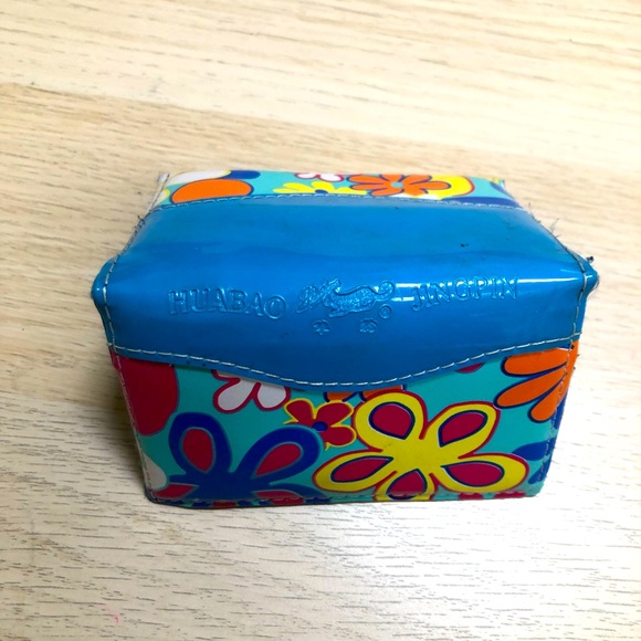 Huabao Jingpin Wallet in Blue with Flowers - Picture 7 of 12